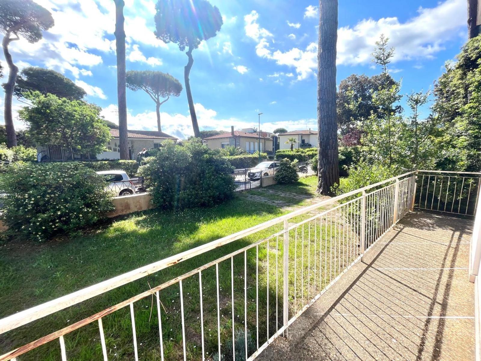 Pineta Apartament Tirrenia Exteriér fotografie